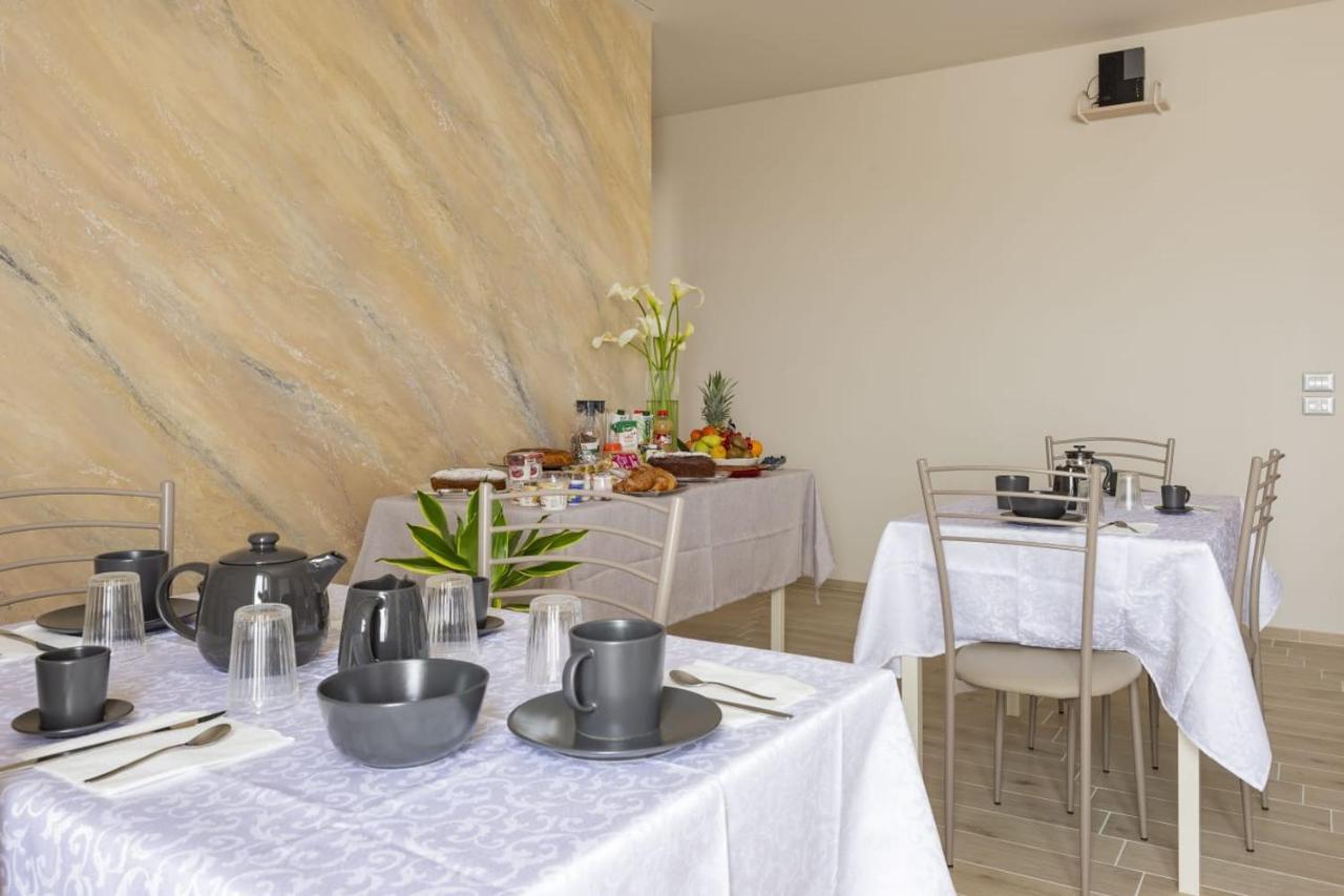 B&B Alba Sul Mare Guest House Massignano Exterior photo